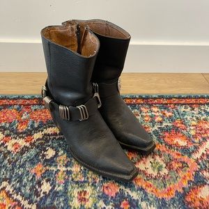 Size 7 leather western boots